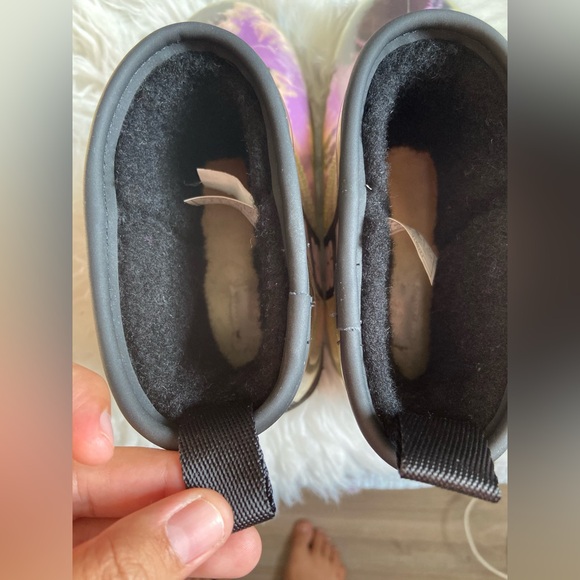 UGG classic clear mini tie dye magnolia fur boots size 8 - Picture 4 of 9